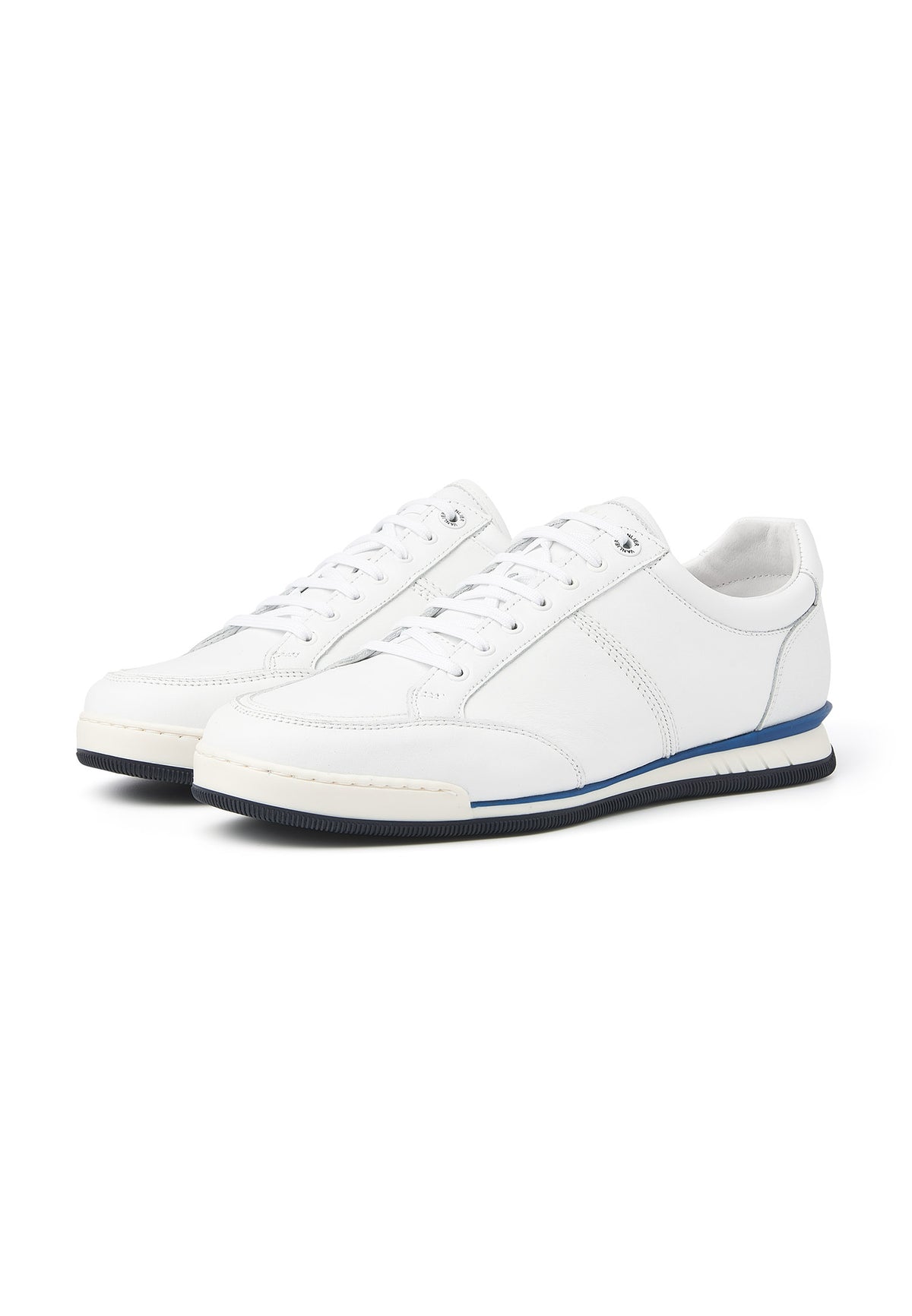 White smooth leather Magnus sneaker