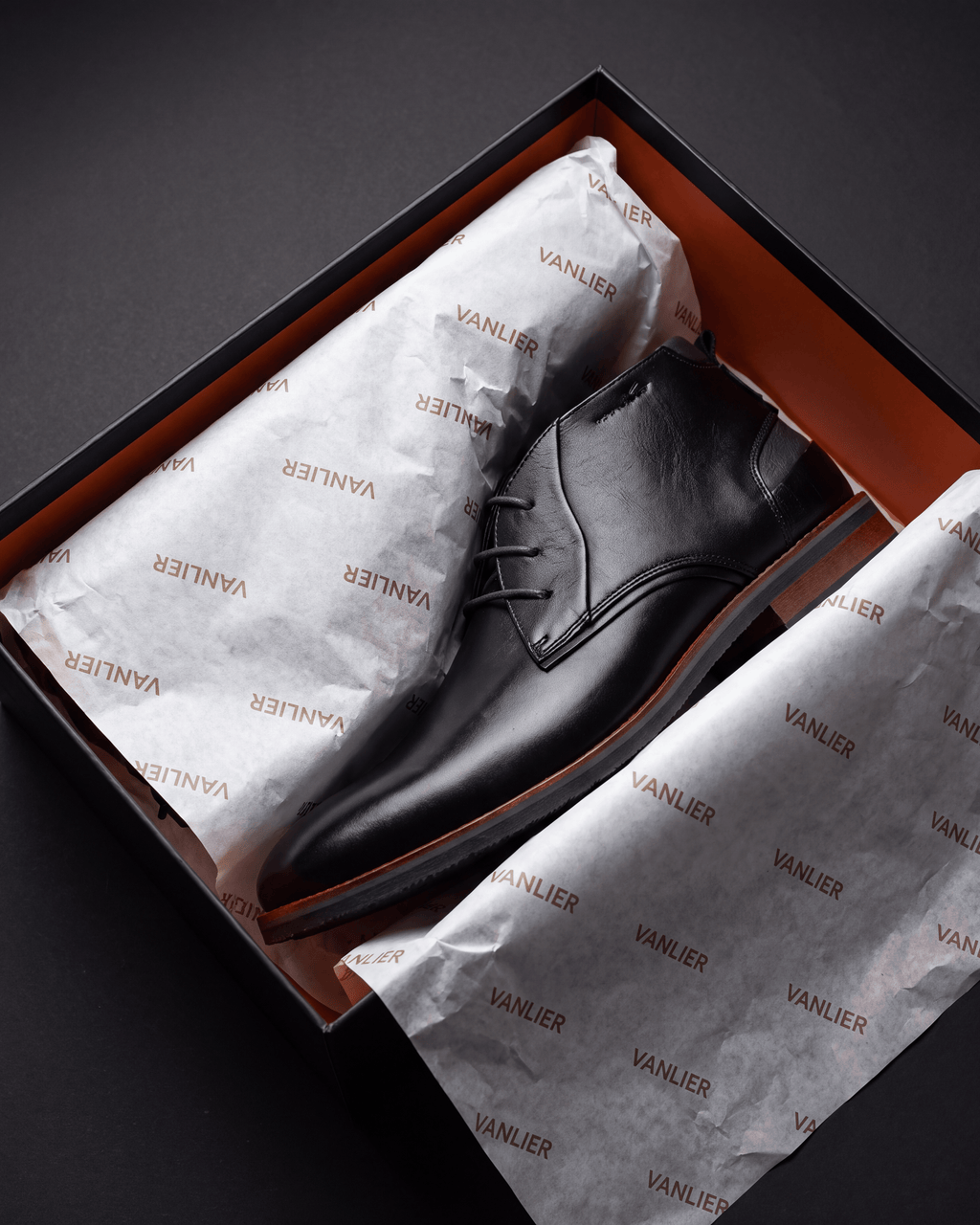 Zwart gladleren Amalfi halfhoge veterschoen – in de open schoenendoos
