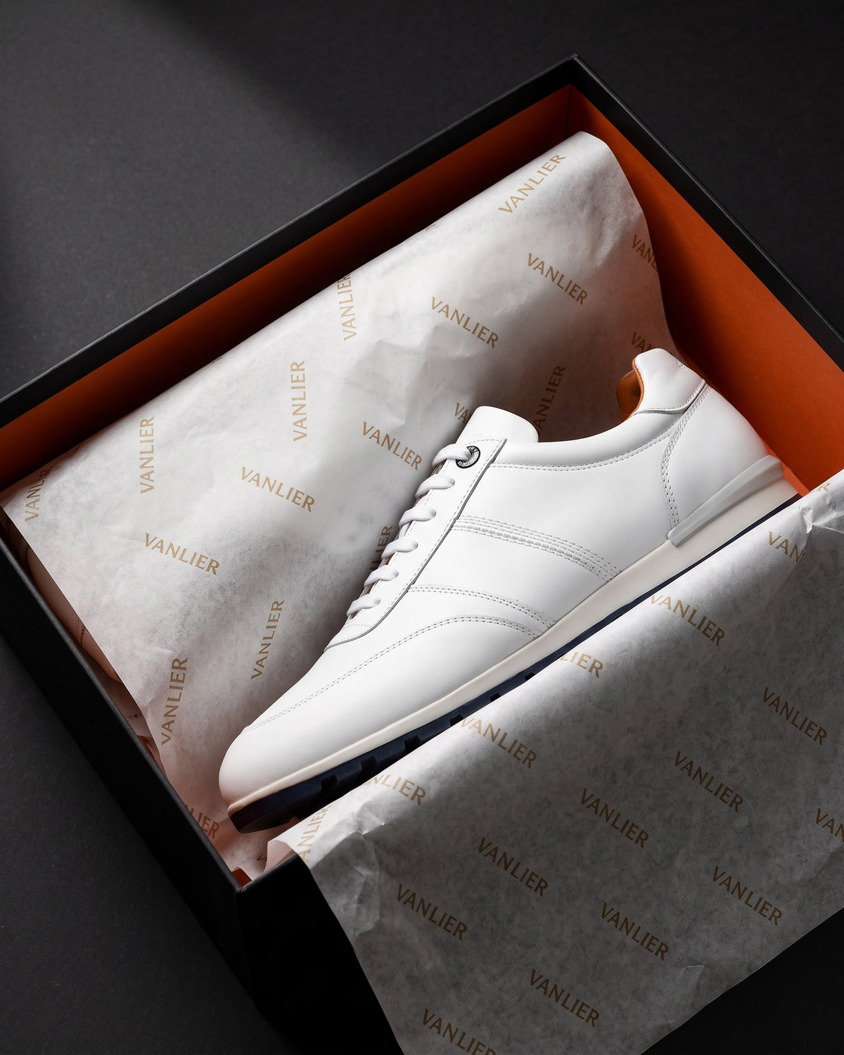 Wit gladleren Anzano sneaker – in de doos met vloeipapier