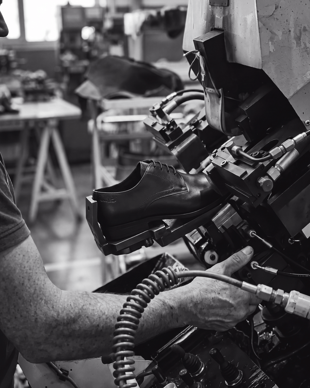 Zwart gladleren Portofino veterschoen – vakmanschap in de fabriek