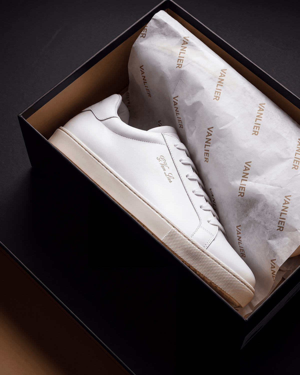 Wit gladleren Napoli sneaker – in de open schoenendoos