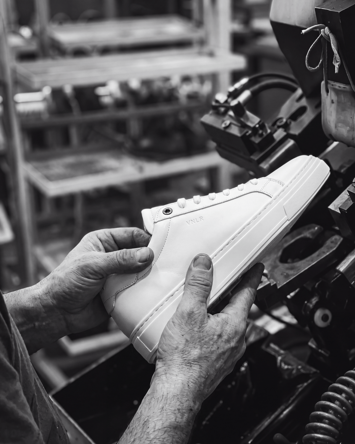 Wit gladleren Barossa sneaker – vakmanschap in de fabriek