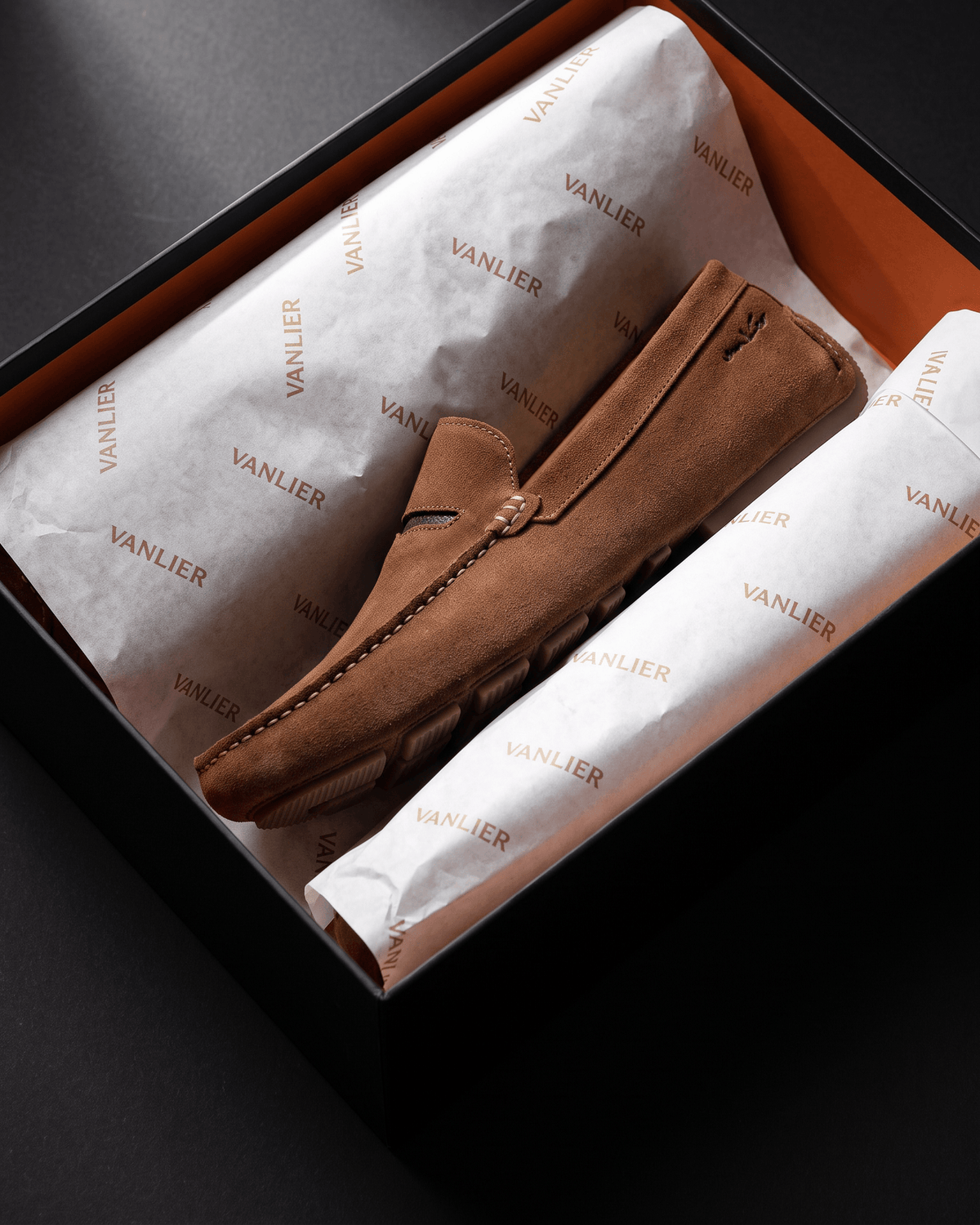 Roest cognac suède Mocassin – in de open doos