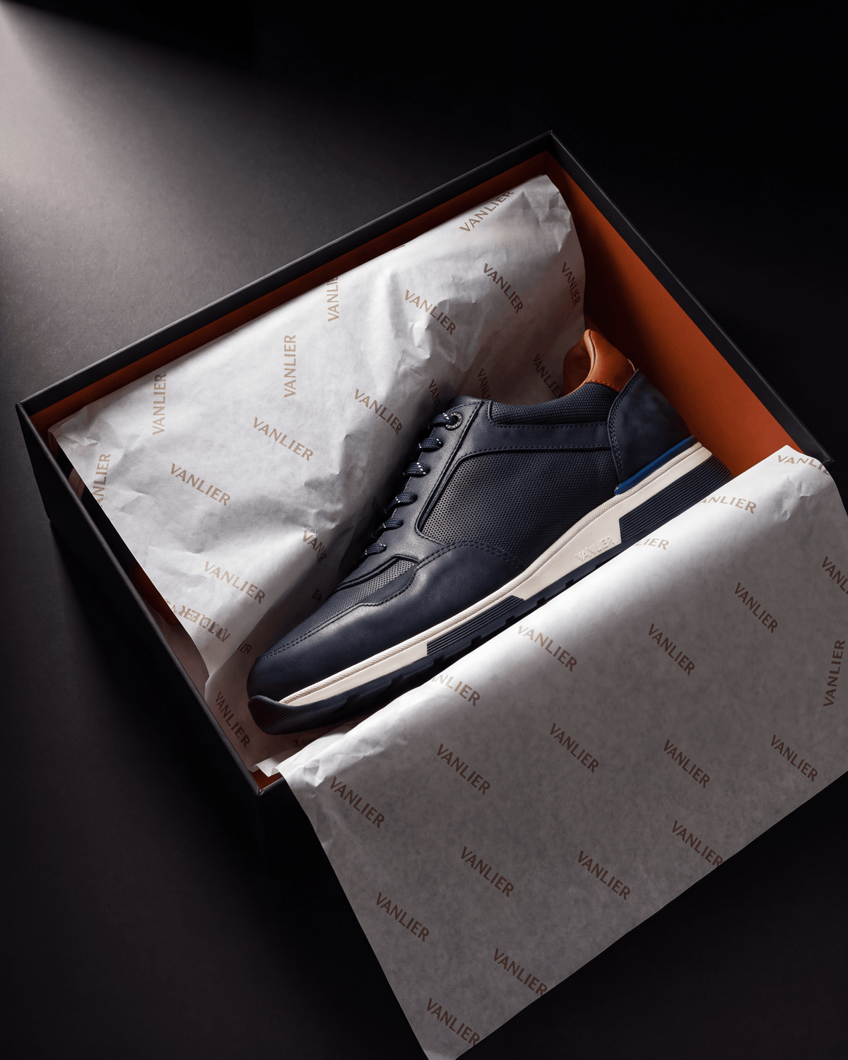 Navy blauw nubuck Positano sneaker – in de open schoenendoos
