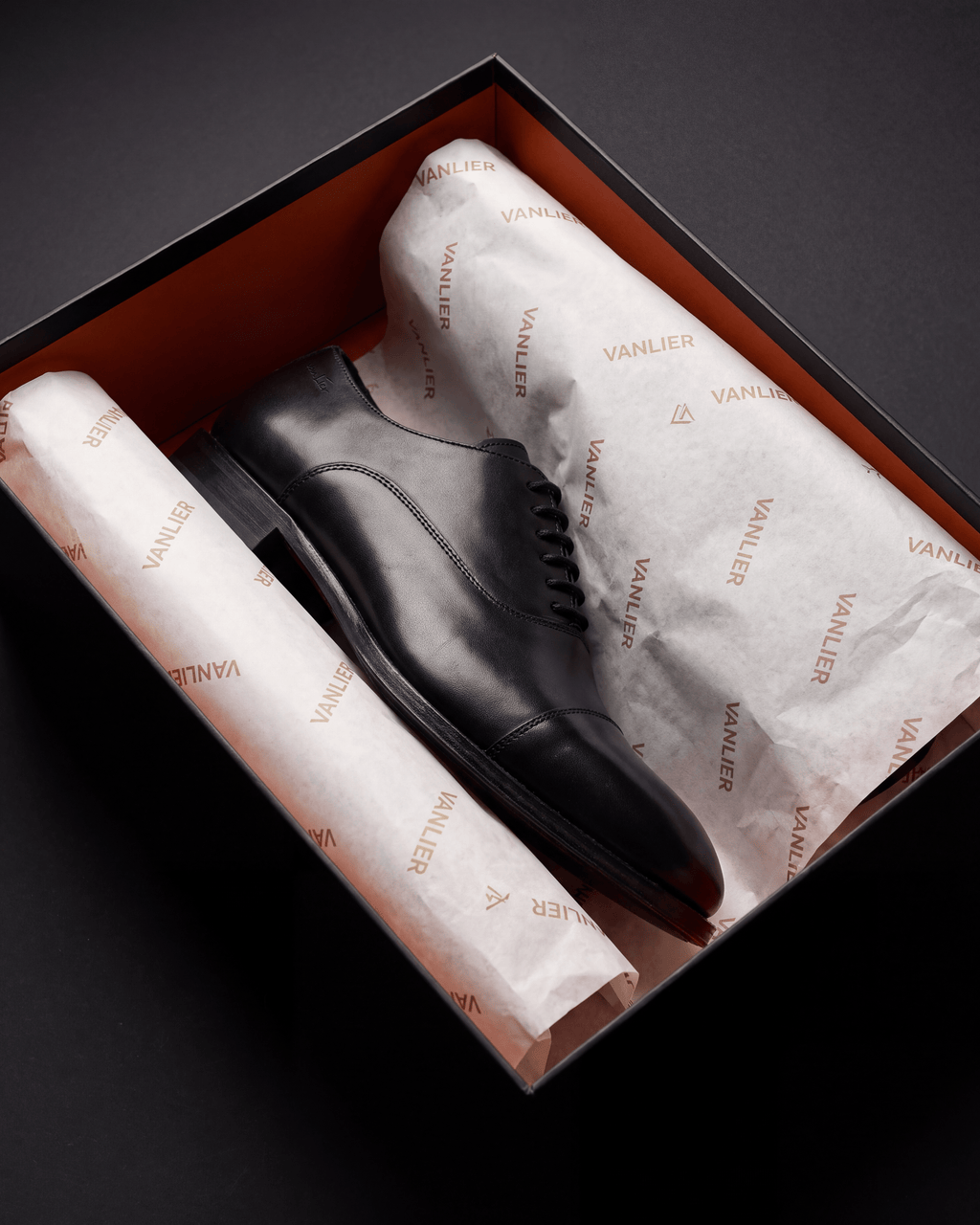 Zwart gladleren Madison veterschoen – in de open schoenendoos