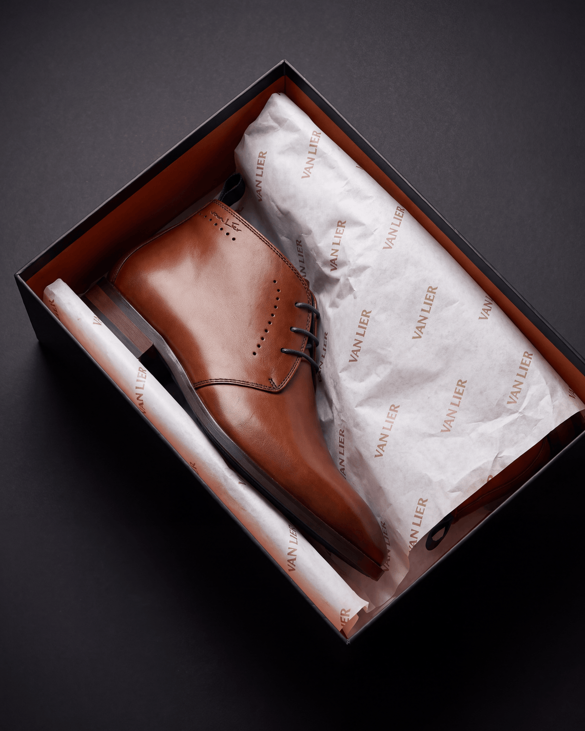 Cognac gladleren Bregenz halfhoge veterschoen – in de open schoenendoos