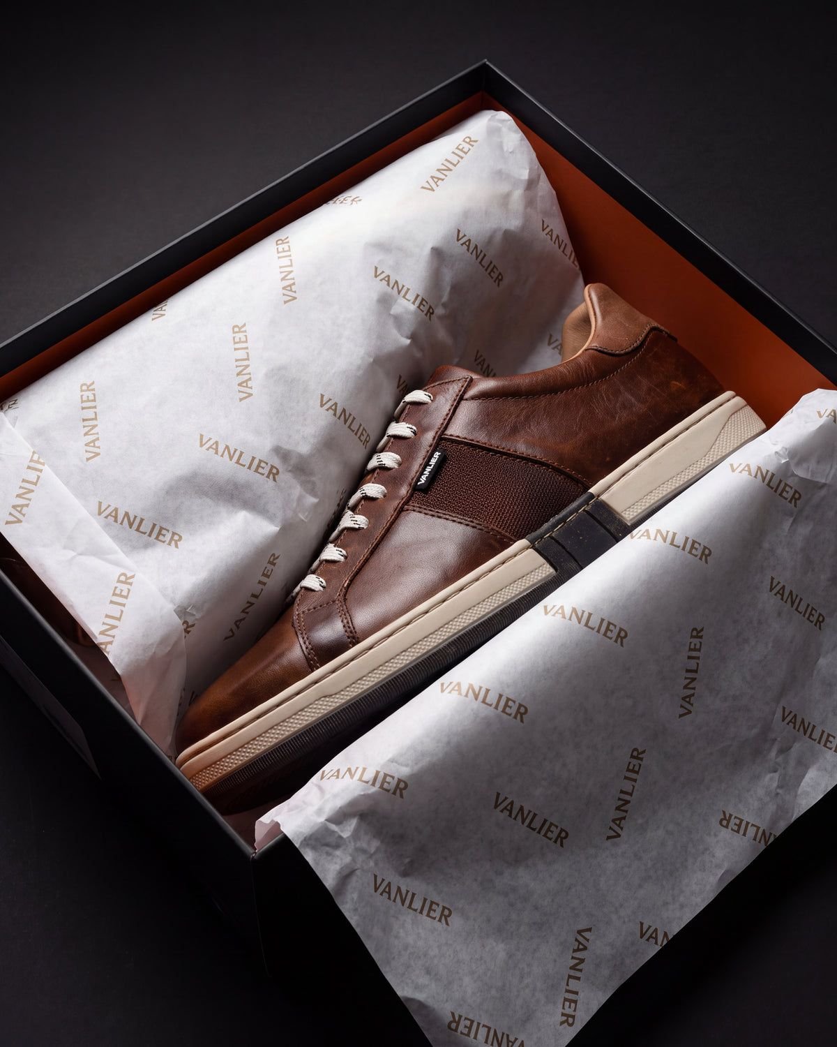 Cognac gladleren Retro sneaker – in de doos met vloeipapier