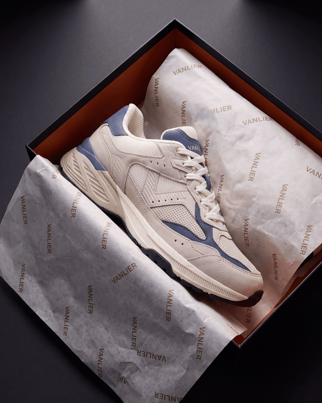 Wit lichtblauw combi Cosmos sneaker – in de open doos