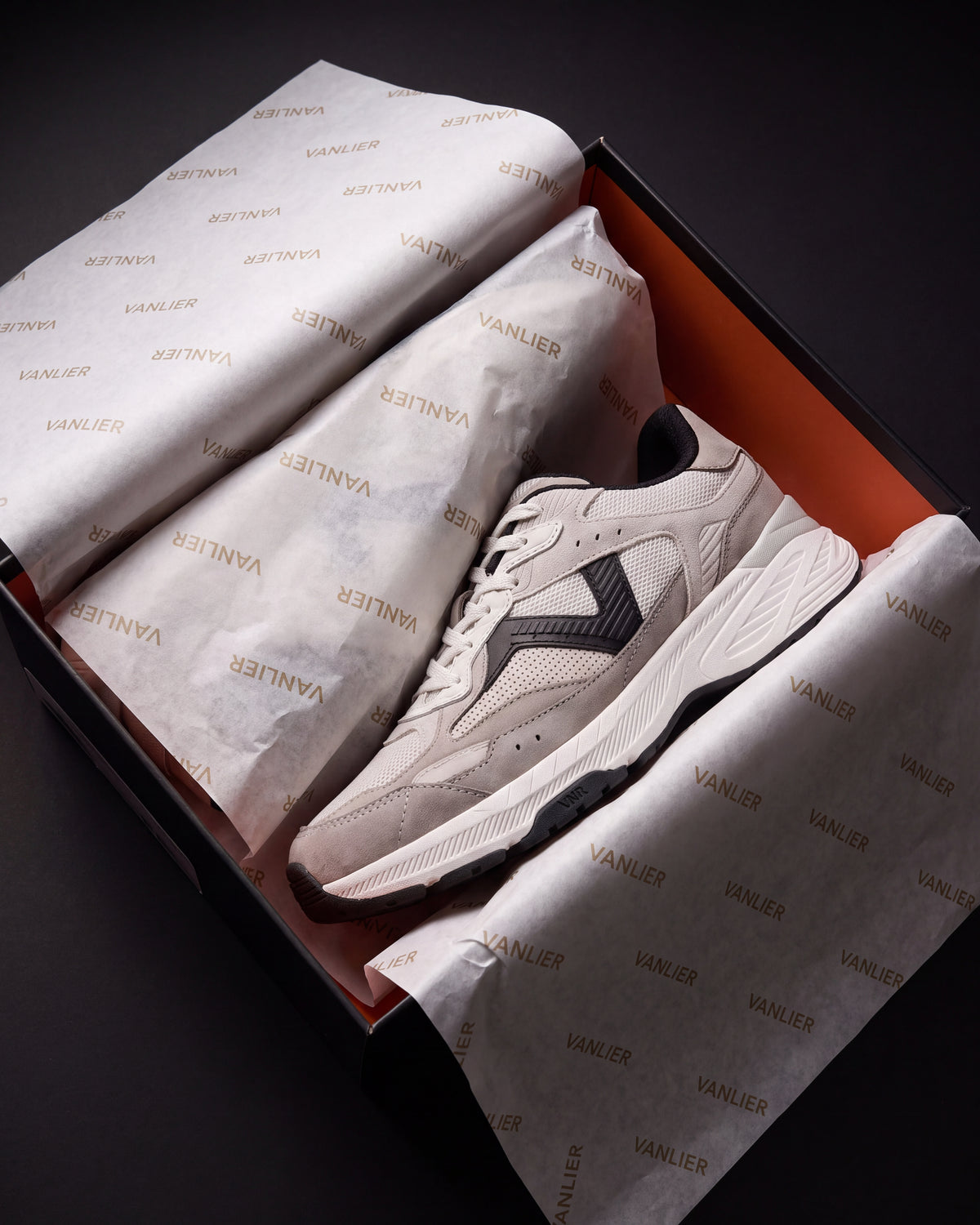 Wit zwart combi Cosmos sneaker – in de doos met vloeipapier