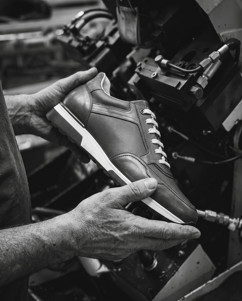 Brown cognac smooth leather Positano sneaker