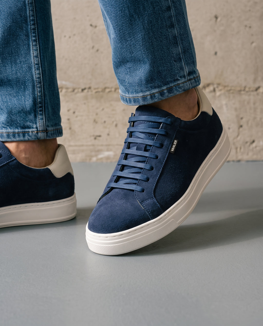 Dark blue suede Barossa sneaker