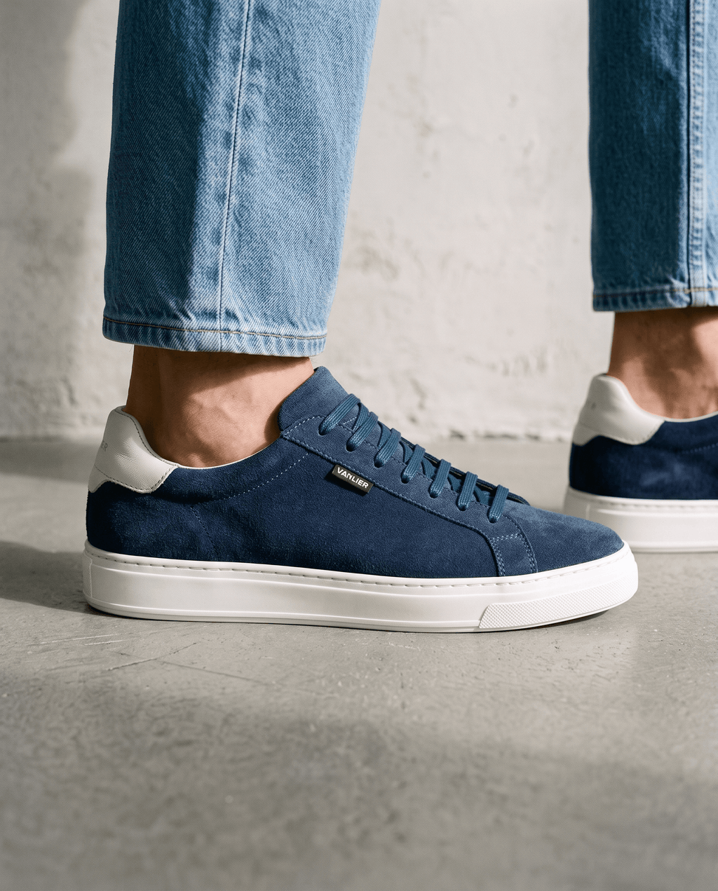 Dark blue suede Barossa sneaker