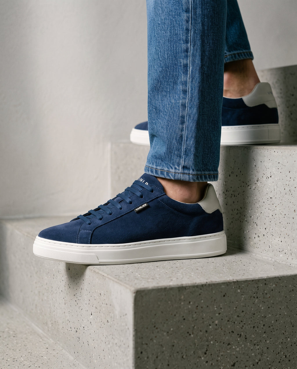 Dark blue suede Barossa sneaker