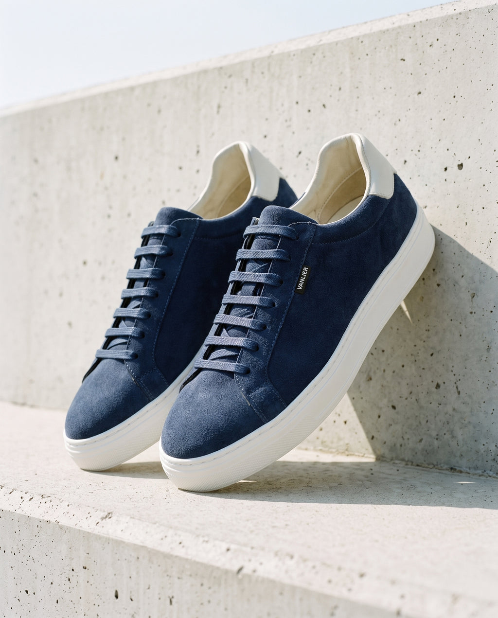 Dark blue suede Barossa sneaker