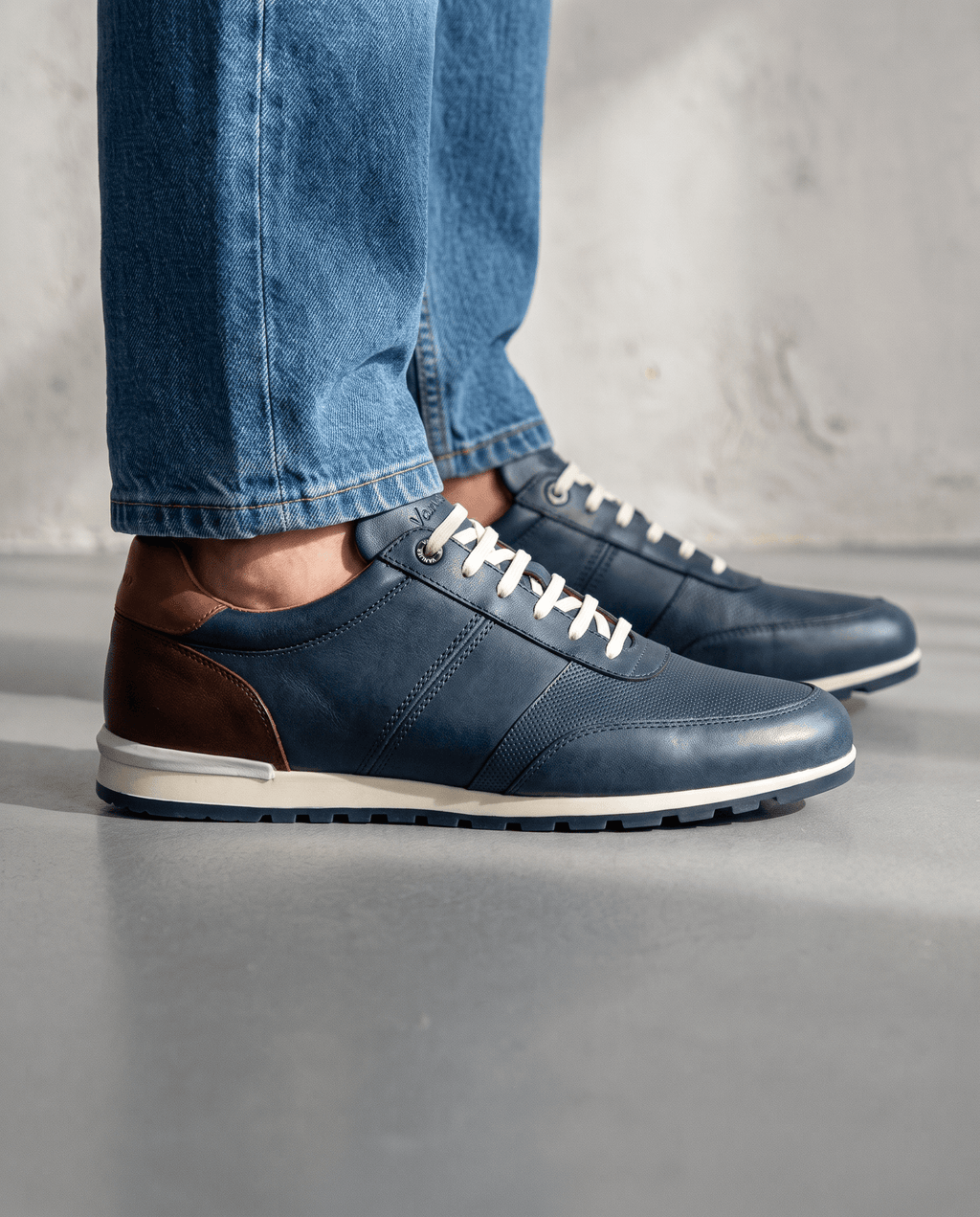 Blue smooth leather Anzano sneaker