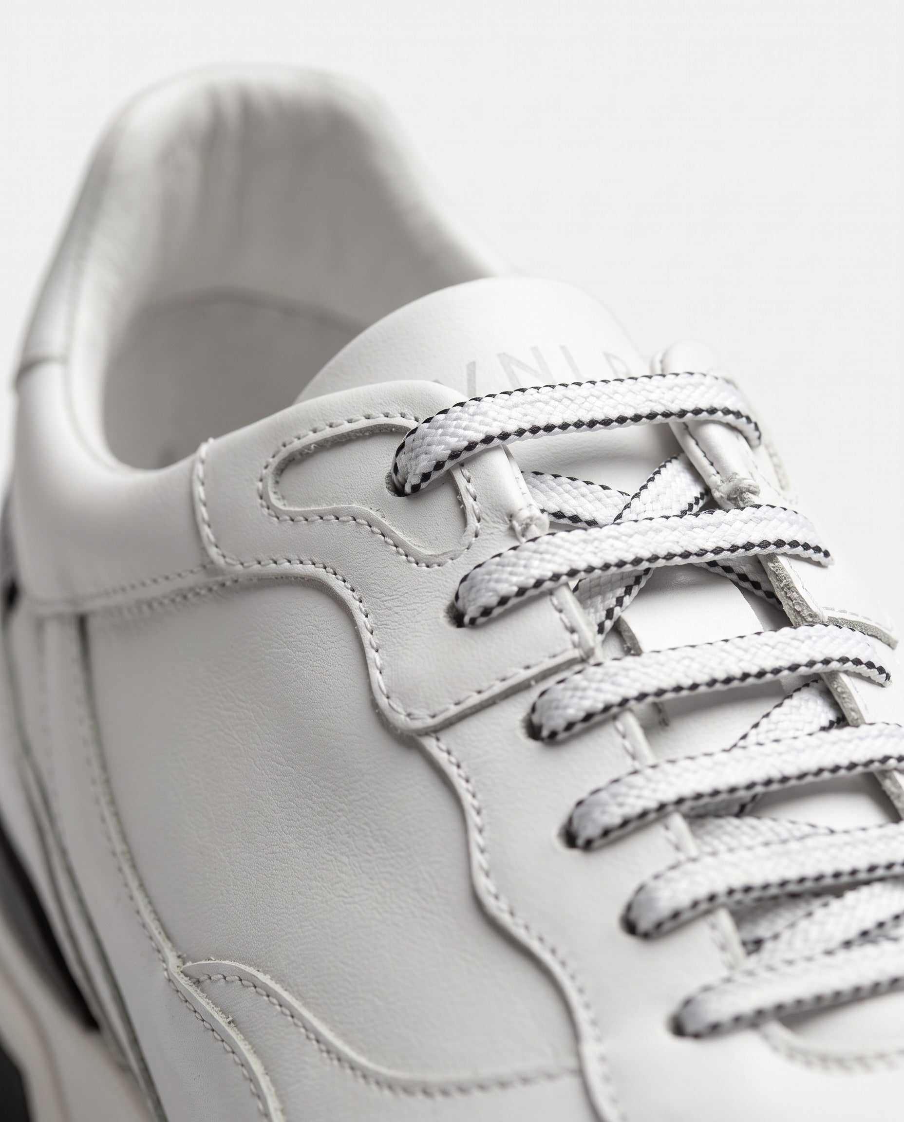 Wit gladleren Romeo sneaker