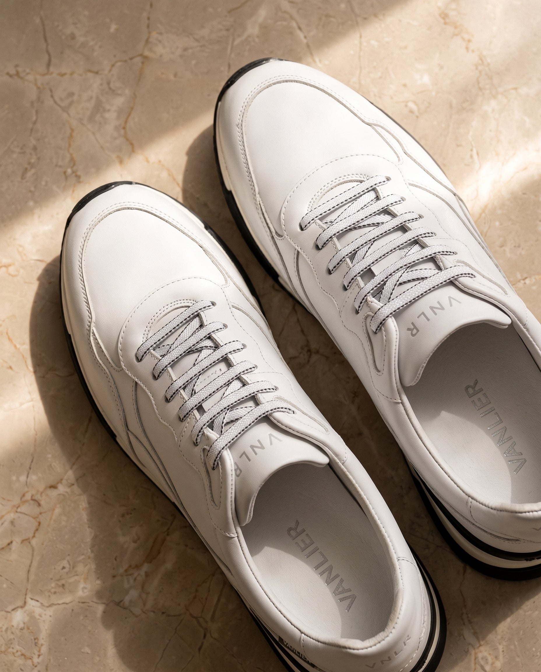 Wit gladleren Romeo sneaker