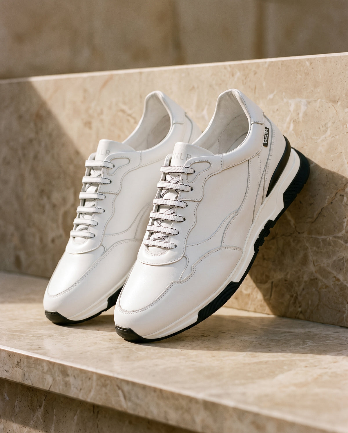 Wit gladleren Romeo sneaker