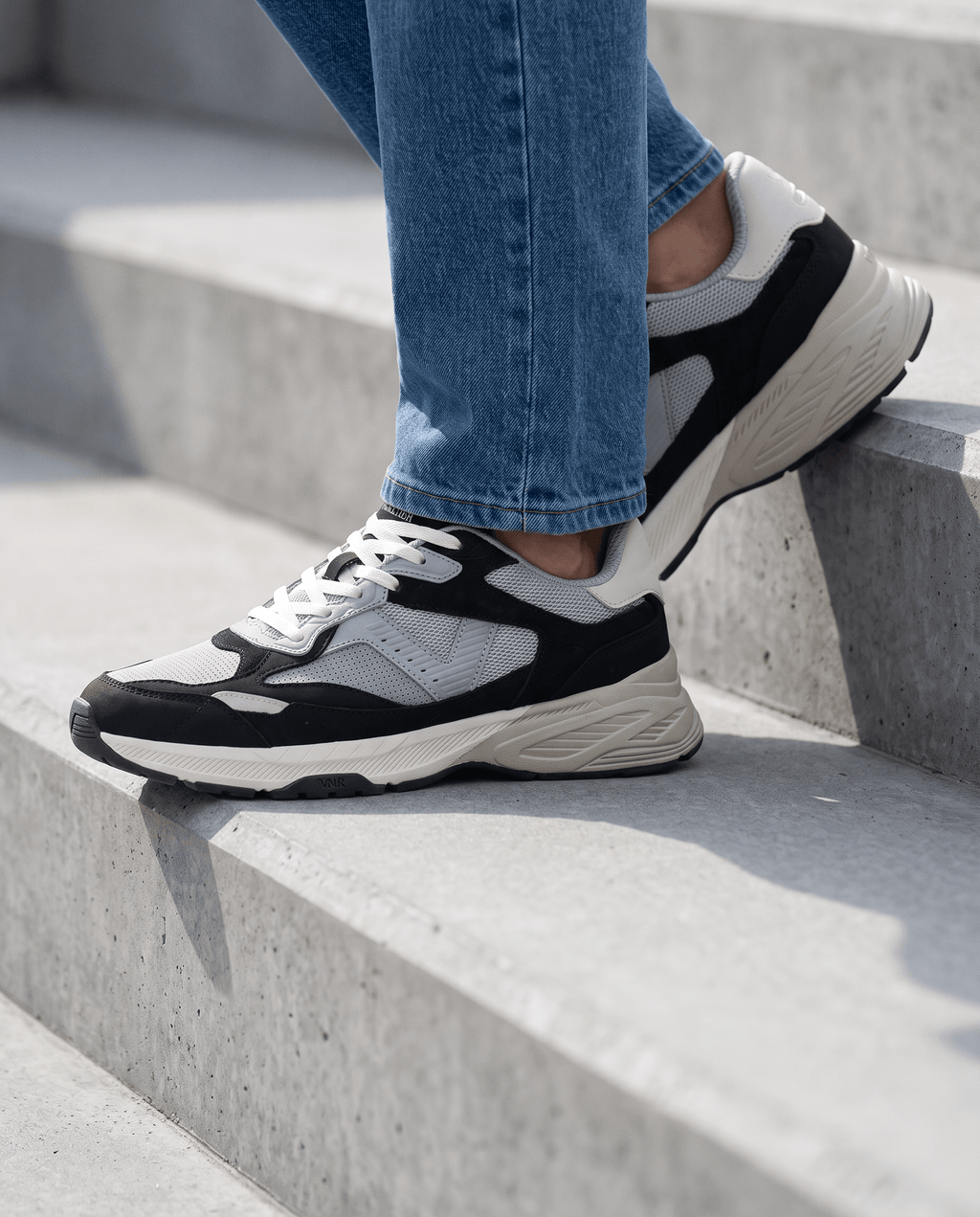 Zwart lichtgrijs combi Cosmos sneaker